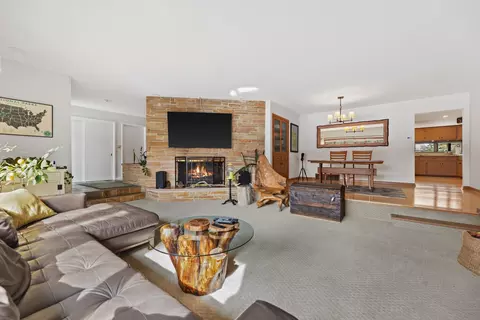 9432 W W Gdn, Hales Corners, WI 53130