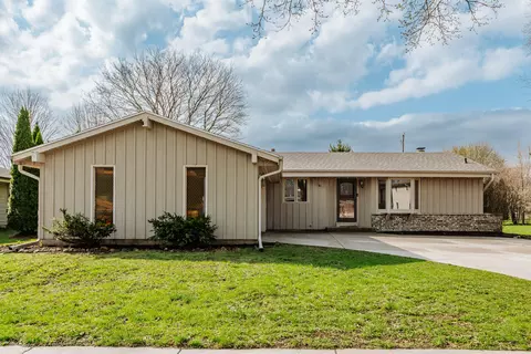 1127 Hemlock, Waukesha, WI 53189