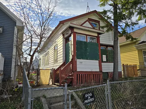 1537 S 9th, Milwaukee, WI 53204