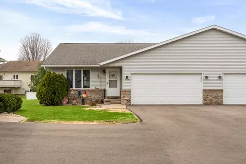 915 10th, Onalaska, WI 54650