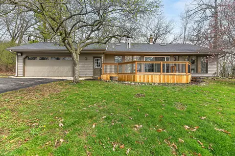 w3730 Scotch Bush Road, Lafayette, WI 53121
