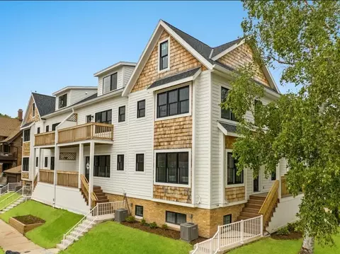 2606 E Park # 4, Milwaukee, WI 53211