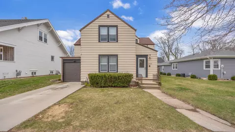2605 School, Two Rivers, WI 54241