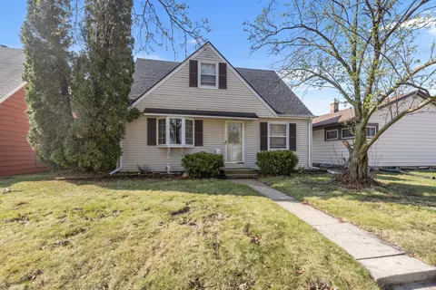 2809 E Armour, Saint Francis, WI 53235