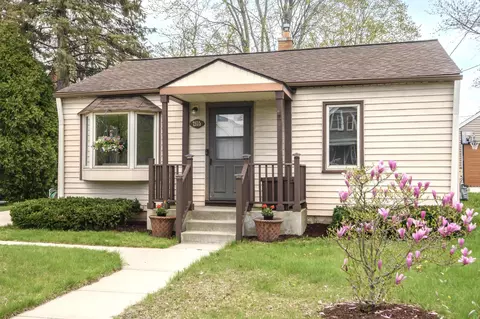 2615 E Denton, Saint Francis, WI 53235