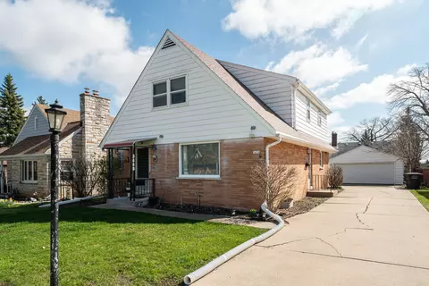 3448 S 44th #3450, Greenfield, WI 53219