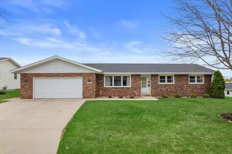 864 Mayer, Mayville, WI 53050