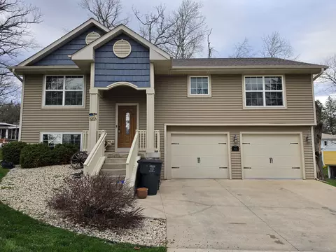 3828 W Cypress, Geneva, WI 53147
