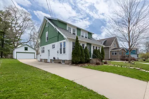 415 S Concord, Oconomowoc, WI 53066