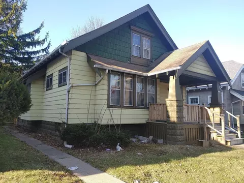 1969 W Melvina, Milwaukee, WI 53206