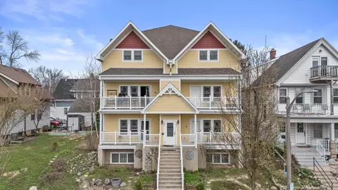 3270 N Cambridge #2, Milwaukee, WI 53211