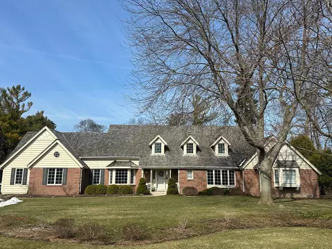 112 W Vintage, Mequon, WI 53092
