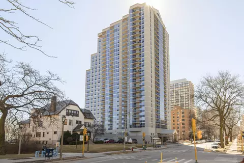 1660 N Prospect #805, Milwaukee, WI 53202