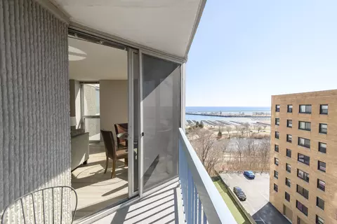 1660 N Prospect #805, Milwaukee, WI 53202