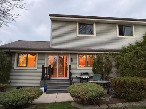 2200 Excalibur, Oak Creek, WI 53154
