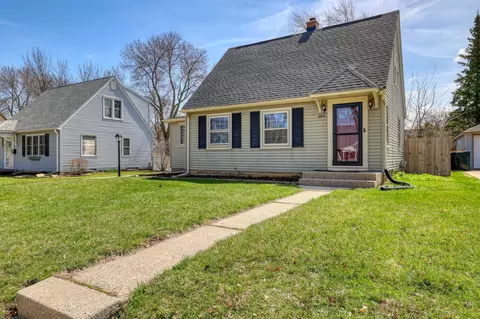 8621 W Montana, West Allis, WI 53227