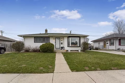1521 Harmony, Racine, WI 53402
