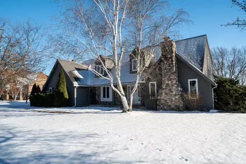 6331 Parkview, Greendale, WI 53129