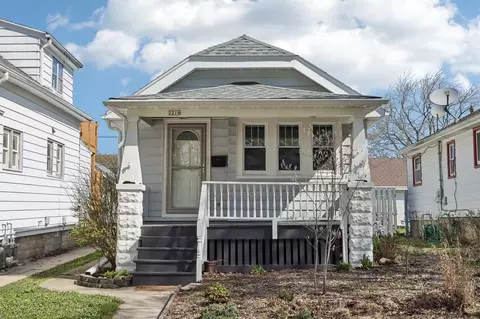 2214 E Vollmer, Milwaukee, WI 53207