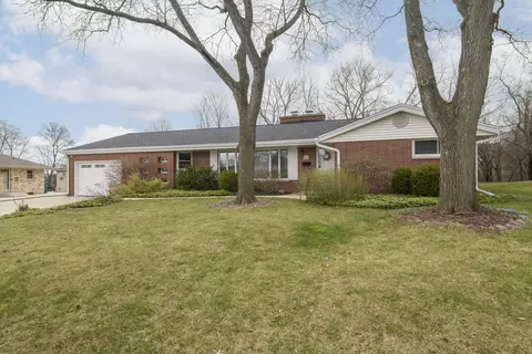 w160n8462 Donald, Menomonee Falls, WI 53051