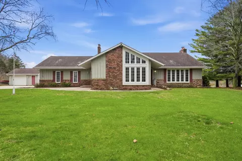 2009 Deerfield, Saukville, WI 53080
