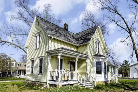 202 E Park, Salem Lakes, WI 53170
