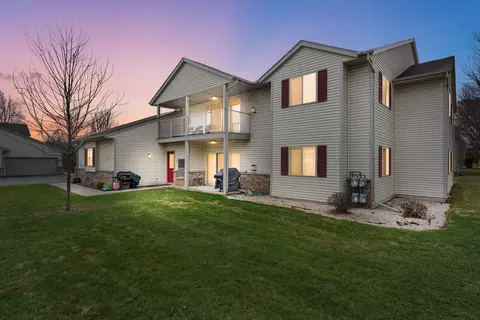 936 Roseland #4, Kewaskum, WI 53040