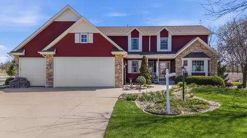 861 Summer Crk, Oconomowoc, WI 53066