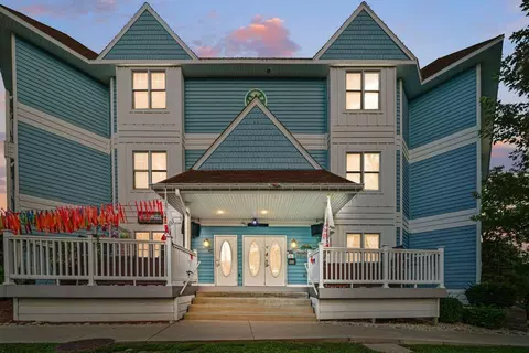 123 Center #212, Lake Geneva, WI 53147