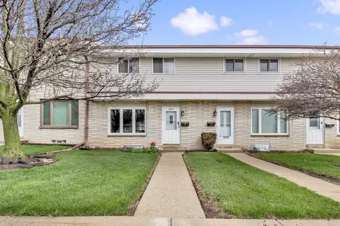 5316 Athens, Racine, WI 53406