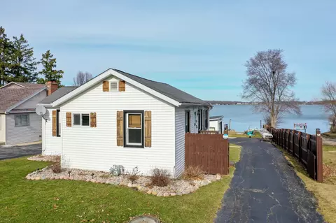 2225 Lakeshore, Dover, WI 53139