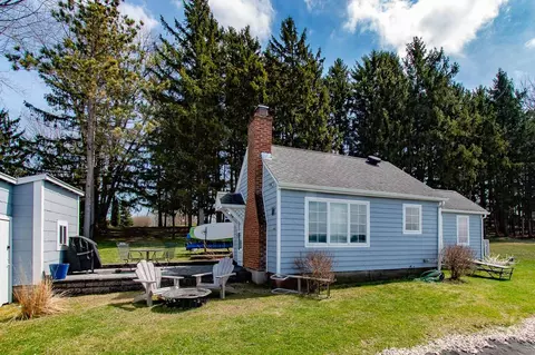 n5071 Lake Drive, Hustisford, WI 53034