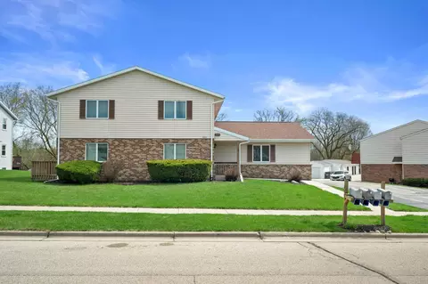 1605 Vogt, West Bend, WI 53095