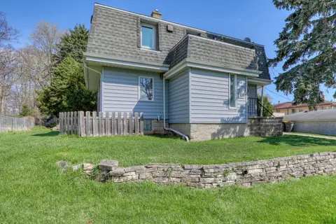 528 N 119th, Wauwatosa, WI 53226