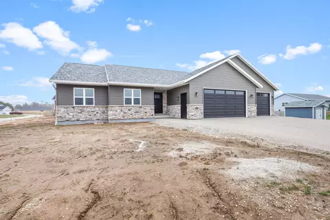 1909 Summit, Manitowoc, WI 54220