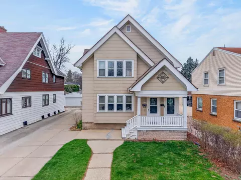 2131 N 65th #2133, Wauwatosa, WI 53213