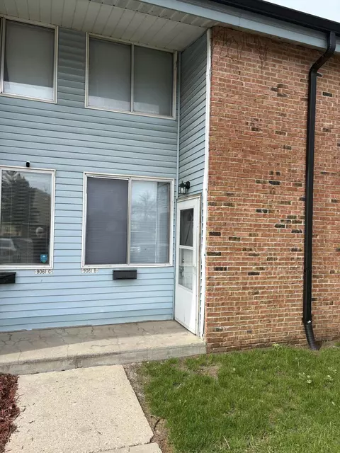 9061 N 95th #B, Milwaukee, WI 53224