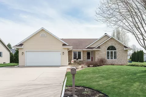 705 Woodbridge, Watertown, WI 53094