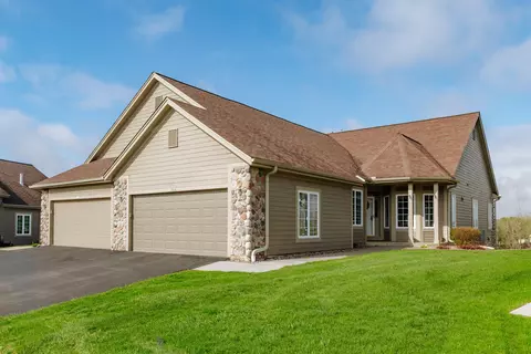 2804 Glen Ivy, West Bend, WI 53090
