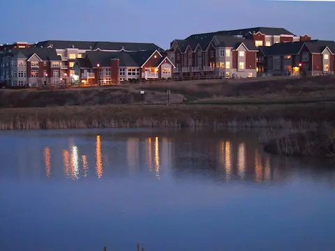 3862 S S Lk #107, Saint Francis, WI 53235