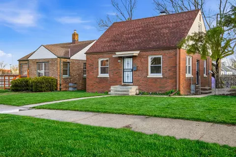 2924 W Roosevelt, Milwaukee, WI 53216