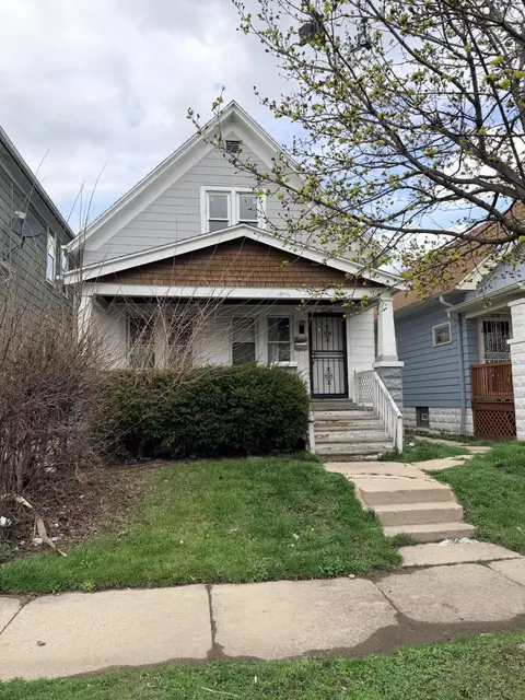 1304 W Ring, Milwaukee, WI 53206