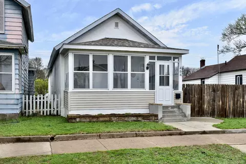 464 10th, Winona, MN 55987