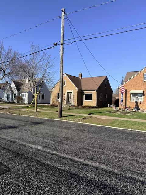 1608 S 16th, Manitowoc, WI 54220