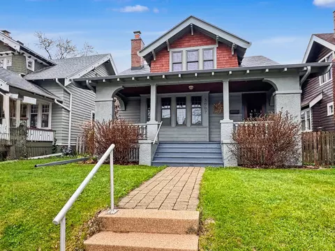 3007 N Newhall, Milwaukee, WI 53211