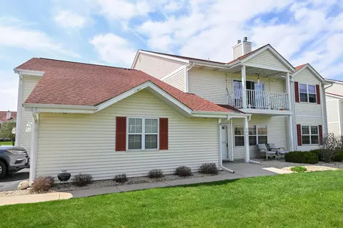 683 Wood Riv #4, West Bend, WI 53095