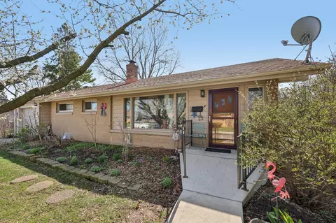 3559 S Sunset, Milwaukee, WI 53220