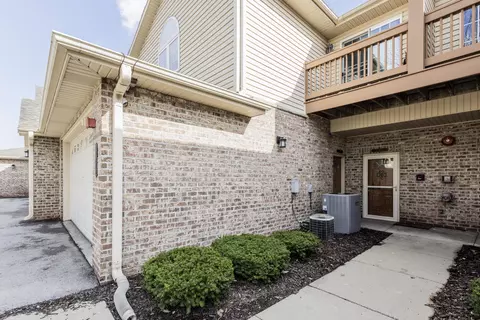 17841 W Radam, New Berlin, WI 53146