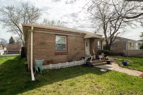 4826 N 76th, Milwaukee, WI 53218