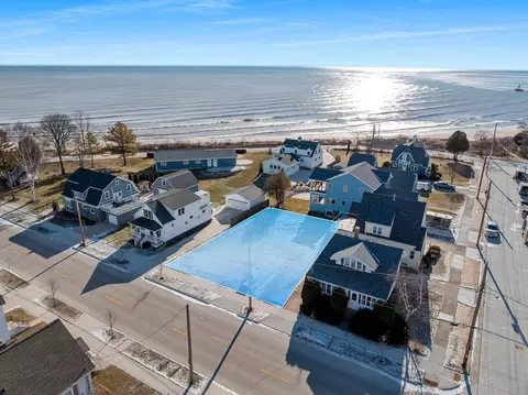 911 17th, Two Rivers, WI 54241